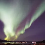 Toftenes Sjohuscamping As Кемпинг *