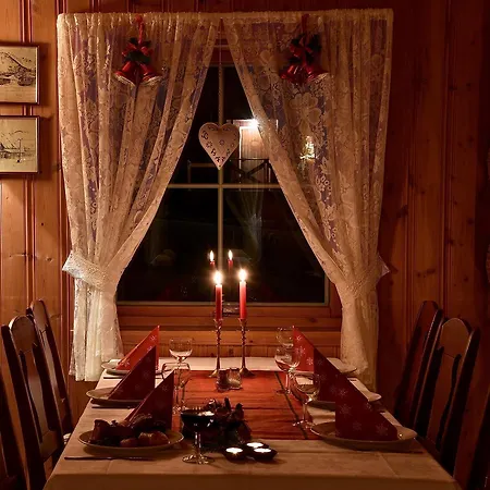 Toftenes Sjohuscamping *