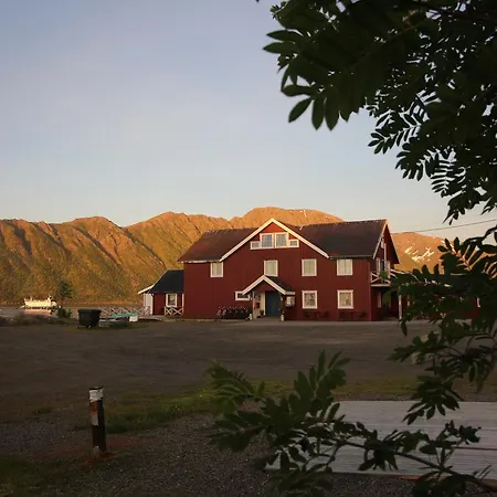 Toftenes Sjohuscamping Campsite *