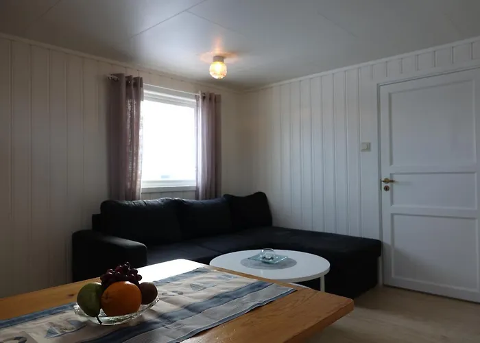 Toftenes Sjohuscamping As Alsvåg